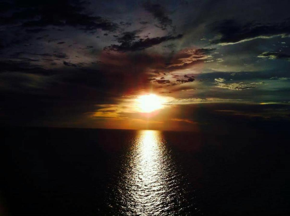 Ocean View Resort - Koh Sichang Buitenkant foto