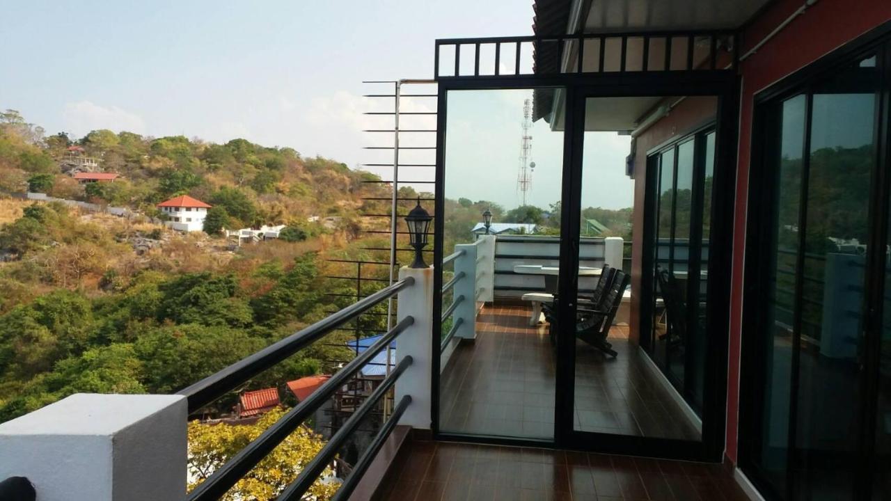 Ocean View Resort - Koh Sichang Buitenkant foto