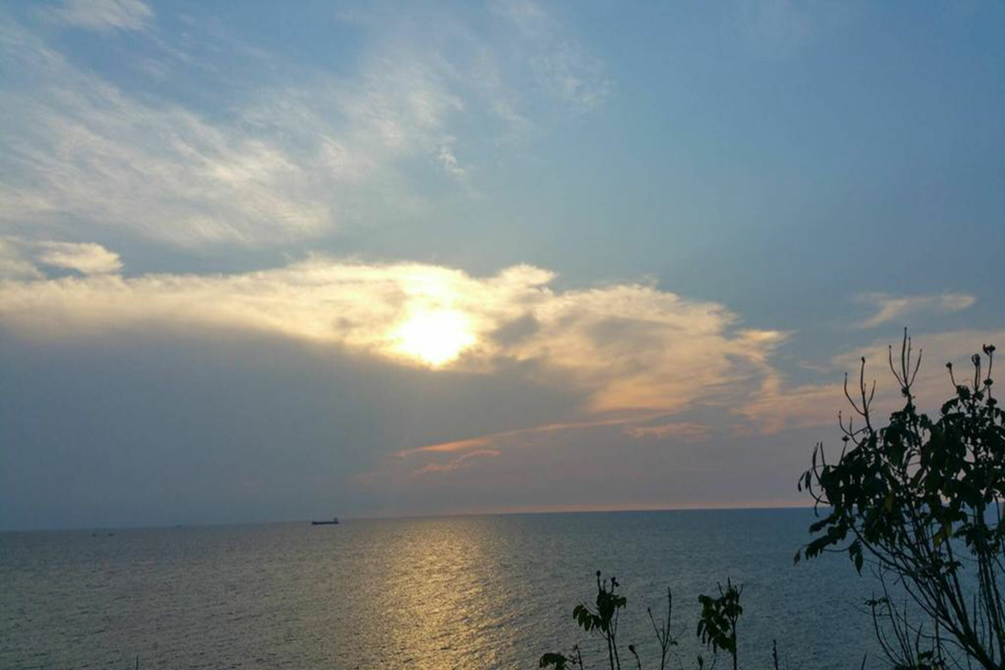 Ocean View Resort - Koh Sichang Buitenkant foto