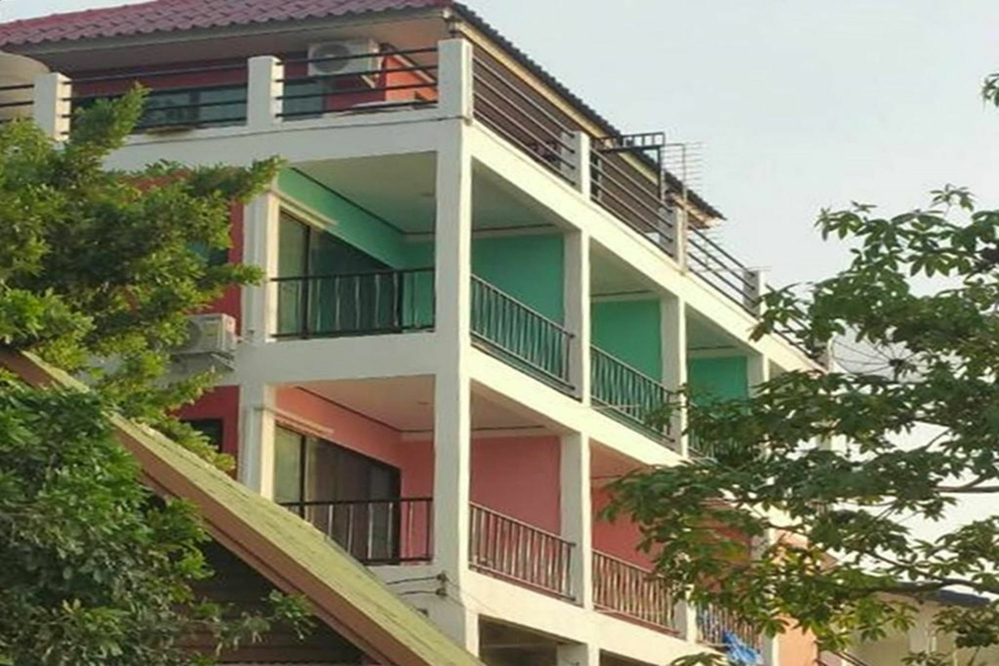 Ocean View Resort - Koh Sichang Buitenkant foto